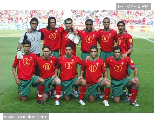 足球明星跨世代同框合影展现青春与传奇的完美交融